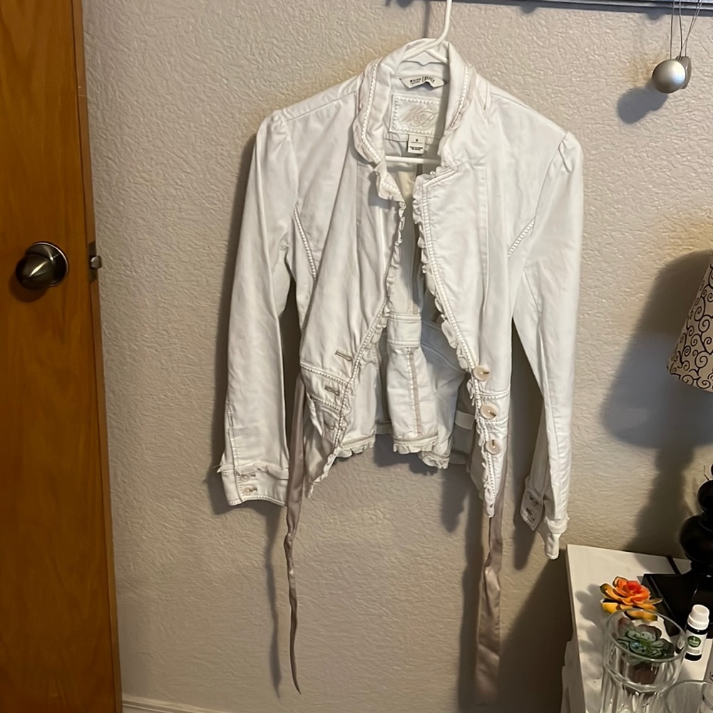 White jacket size 8 good condition